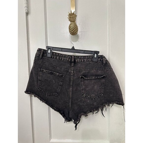 Women’s size X - large black denim shorts - Picture 6 of 8